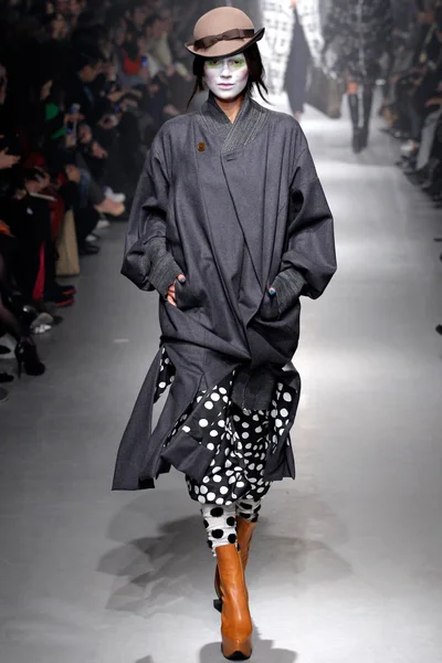 Look 28